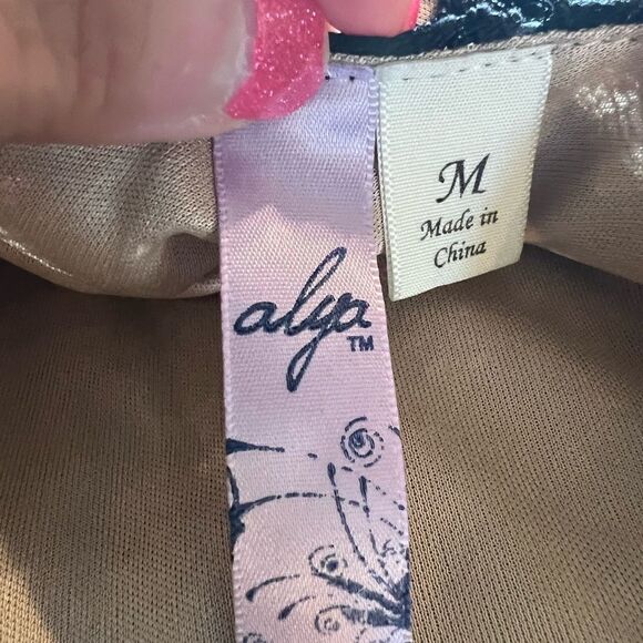 Alya brand women’s size M black lace overlay blouse - Picture 6 of 9